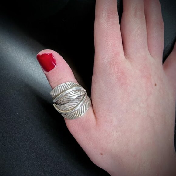 Karen Hill Tribe Fine Silver Wrap Around Tribal Leaf Ring - Picture 5 of 11